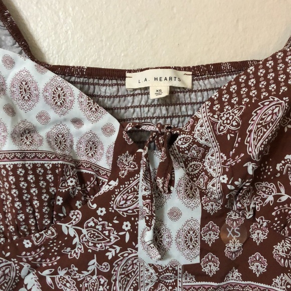 LA Hearts Long Sleeve Tie Front Paisley Crop Top - Picture 7 of 9